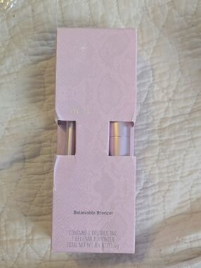 New Mally Believable Bronzer Set Witu 2 Brushes Sexy Golden Tan